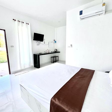 Rim Suan Resort Satun Bagian luar foto